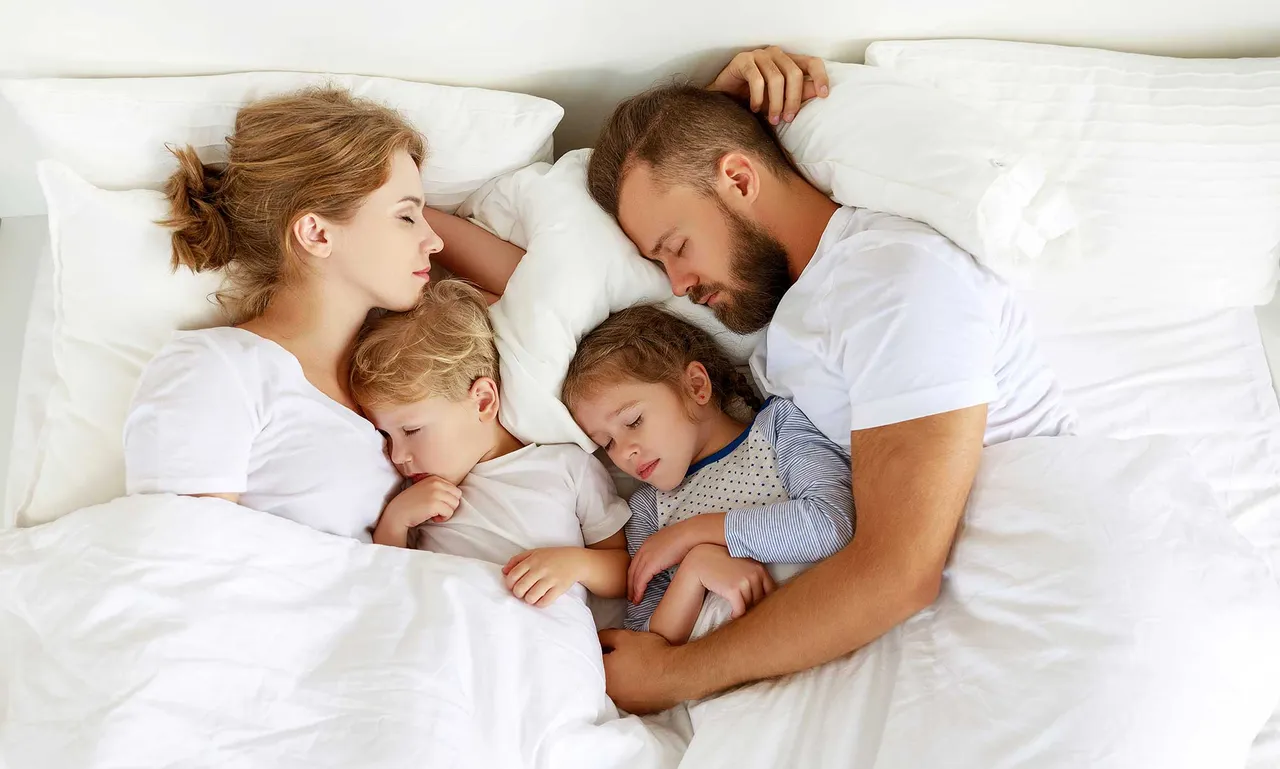 Familienbett als Wohlfühloase für Kinder & Eltern