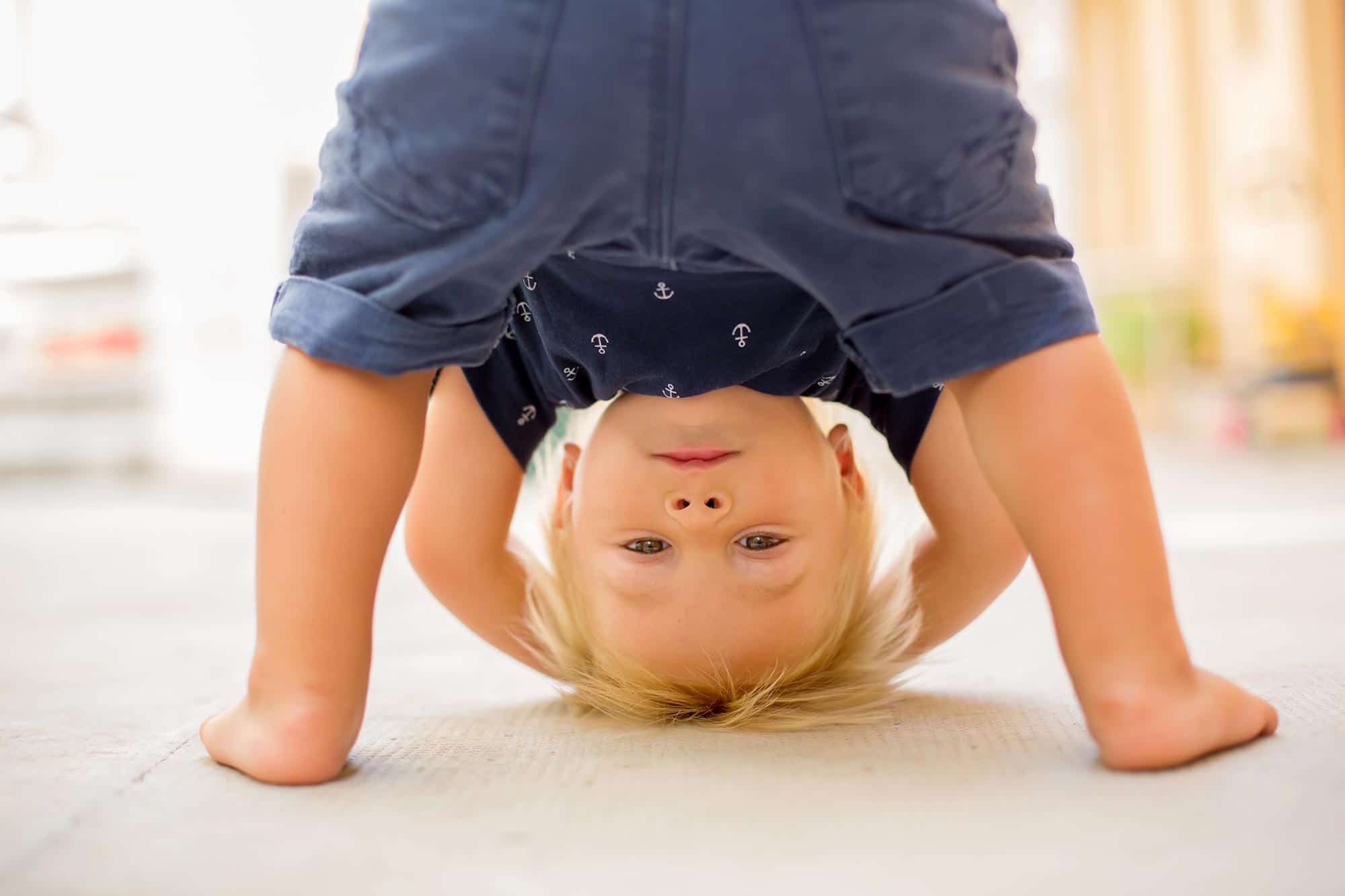 Wie Kinderyoga die Entwicklung Deiner Kinder fördert