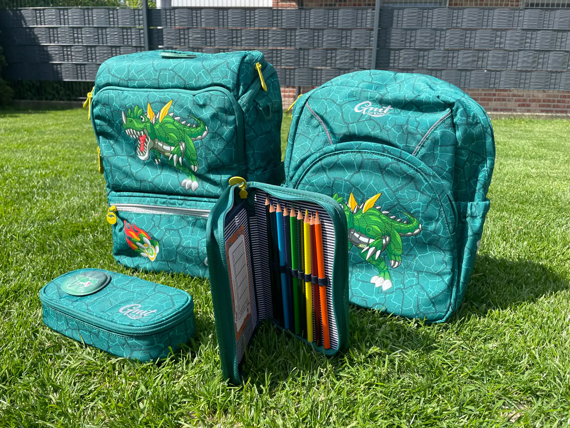 Dinosaurier Schulranzen-Set von GMT for Kids